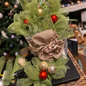 Green candy cane shape wreath